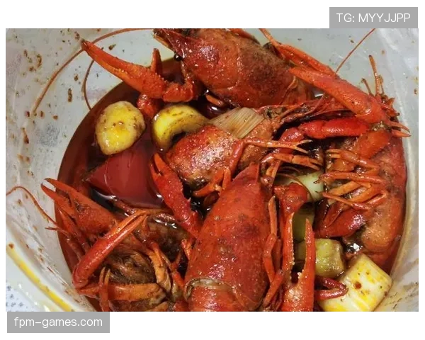 柳雅慧训练完直接拎爱马仕去吃宵夜，这日子谁顶得住